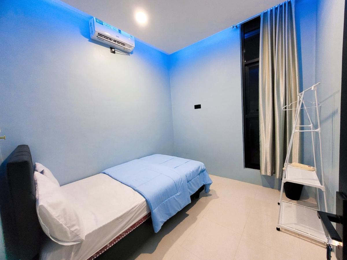 Good Feeling Ketapang Harbour Albergue Exterior foto